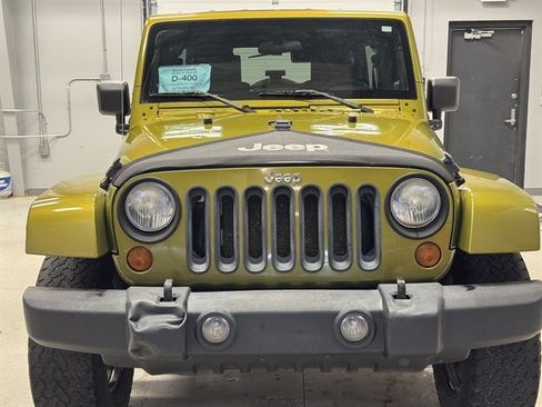 Used 2007 Jeep Wrangler Unlimited Sahara w/ Dual Top Group AWD/4WD image 3