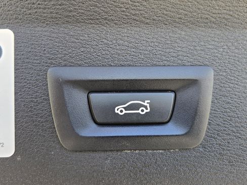 Used 2018 BMW X1 xDrive28i image 9