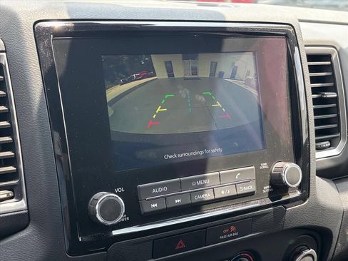 Used 2022 Nissan Frontier SV AWD/4WD image 6
