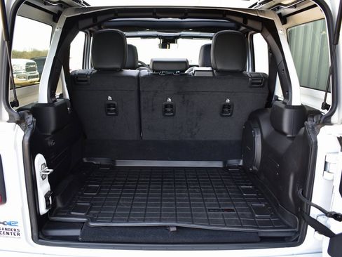 Used 2024 Jeep Wrangler High Altitude image 26