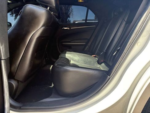 Used 2020 Chrysler 300 S RWD image 9