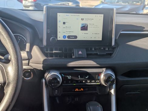 Used 2025 Toyota RAV4 XLE image 26