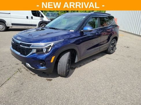 Used 2024 Kia Seltos EX AWD/4WD image 7