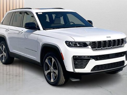 New 2026 Jeep Grand Cherokee Limited w/ Luxury Tech Group II AWD/4WD image 2