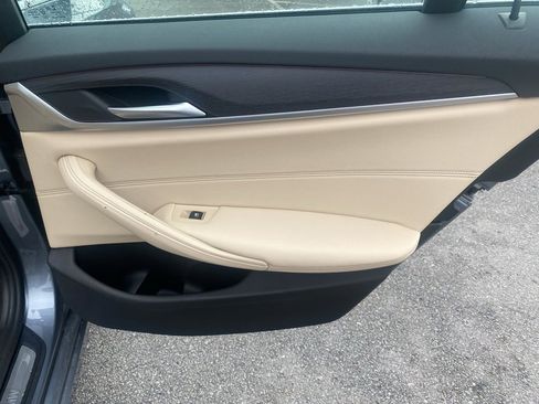 Used 2022 BMW 540i xDrive w/ Convenience Package image 18