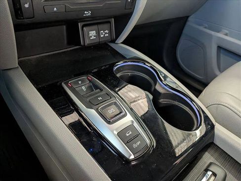 Used 2021 Honda Pilot Touring image 11