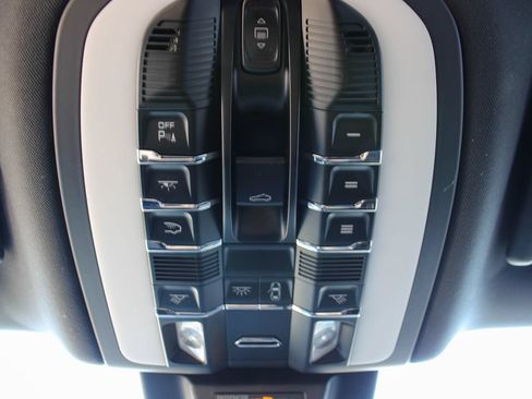 Used 2017 Porsche Macan S AWD/4WD image 48
