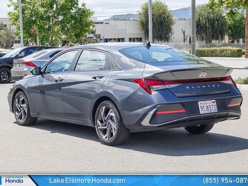 Used 2025 Hyundai Elantra Sport FWD image 11