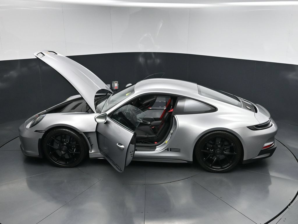 Certified 2024 Porsche 911 GT3 RS RWD image 32