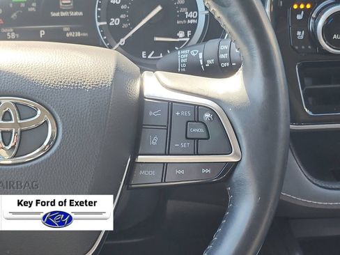 Used 2021 Toyota Highlander Limited AWD/4WD image 16