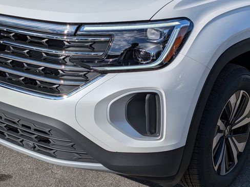 New 2026 Volkswagen Atlas SE image 9