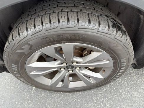Used 2021 Ford Explorer XLT w/ Equipment Group 202A AWD/4WD image 9
