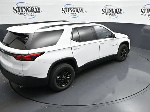 Used 2023 Chevrolet Traverse LT FWD image 24