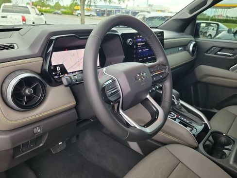 Used 2025 Chevrolet Colorado ZR2 w/ Technology Package AWD/4WD image 16