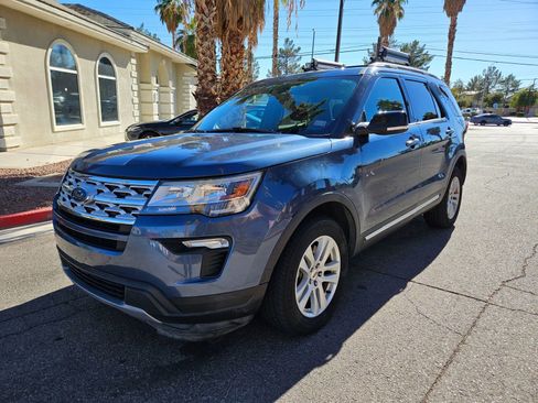 Used 2018 Ford Explorer XLT w/ Equipment Group 201A image 2