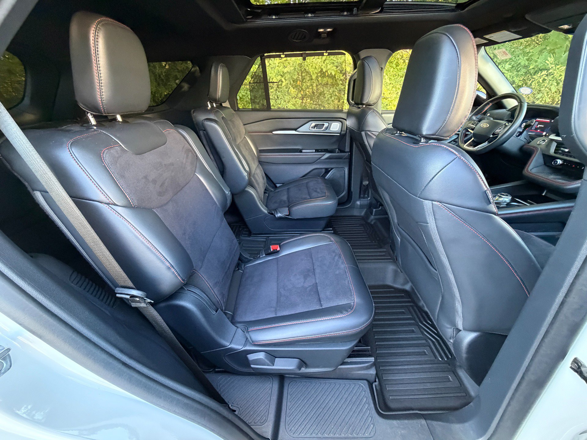 Used 2025 Ford Explorer ST AWD/4WD image 71