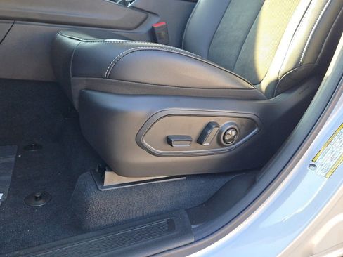 New 2025 Jeep Grand Cherokee Altitude image 25