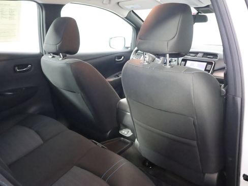 Used 2025 Nissan Leaf S FWD image 44