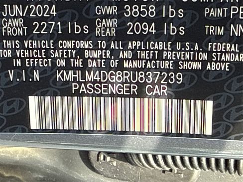 Used 2024 Hyundai Elantra SEL image 32