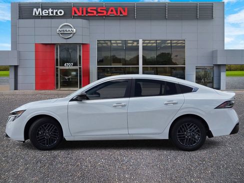 New 2026 Nissan Sentra SV w/ SV Convenience Package FWD image 3