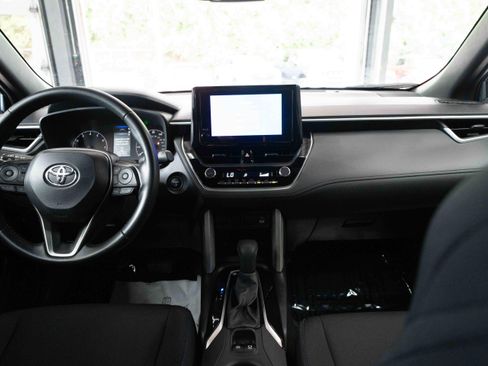 Used 2024 Toyota Corolla Cross AWD Hybrid image 20
