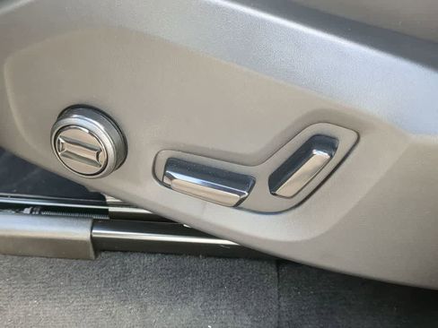 New 2026 Volvo XC90 B5 Plus w/ Protection Package Premier image 16