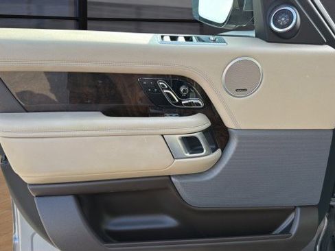 Used 2020 Land Rover Range Rover HSE image 23