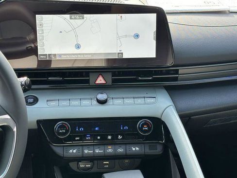 New 2025 Hyundai Elantra Limited image 27