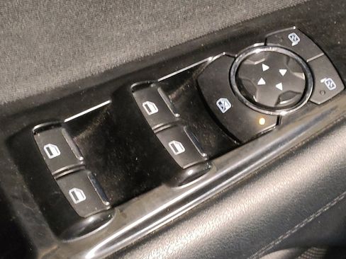 Used 2019 Ford Edge SEL image 27