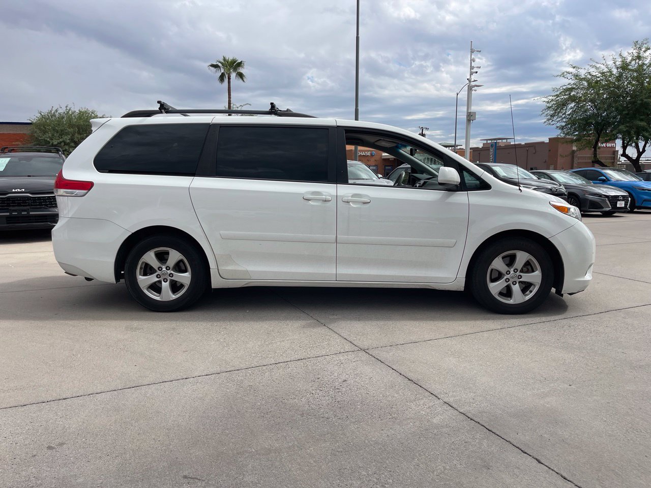 Used 2014 Toyota Sienna LE FWD image 3