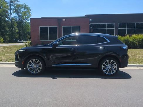 Used 2025 Buick Envision Avenir AWD/4WD image 10