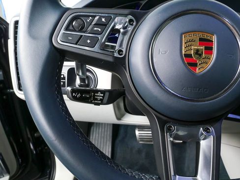 Certified 2021 Porsche Cayenne Turbo AWD/4WD image 10