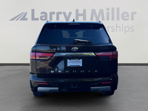 Used 2023 Toyota Sequoia Limited RWD image 4