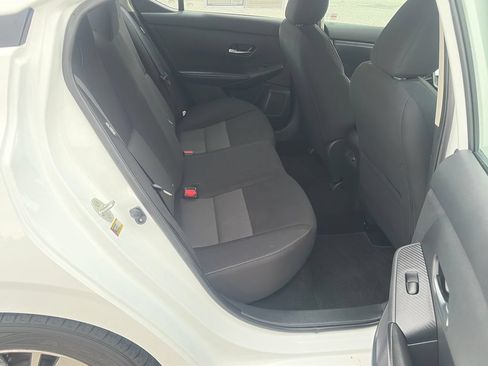 Used 2023 Nissan Sentra SV FWD image 35