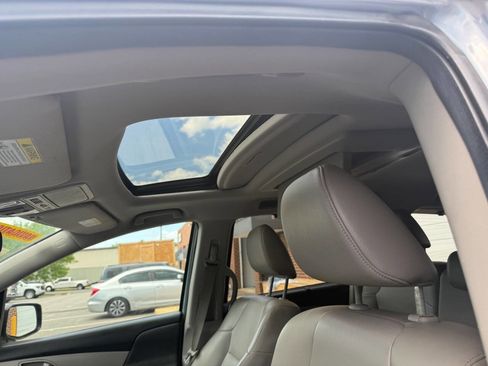 Used 2013 Honda Odyssey Touring Elite image 8
