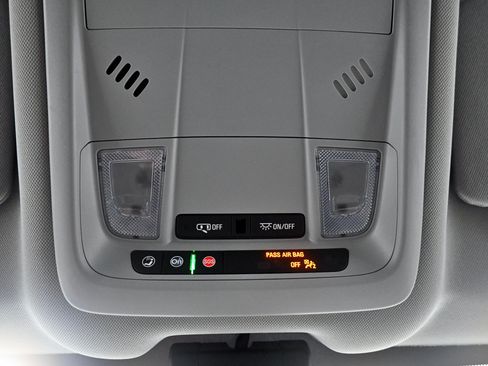 Used 2024 Chevrolet Equinox LS w/ LS Convenience Package FWD image 19