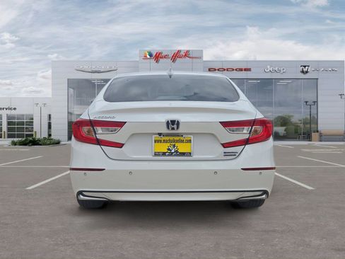 Used 2021 Honda Accord Touring image 4