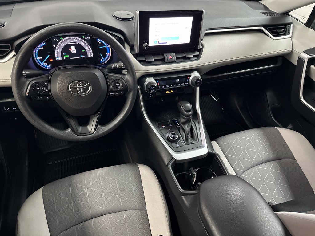 Used 2025 Toyota RAV4 XLE AWD/4WD image 12