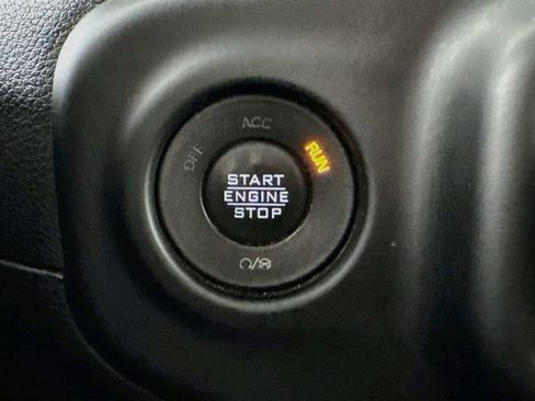 Used 2021 Jeep Wrangler Unlimited Sahara w/ Cold Weather Group AWD/4WD image 31