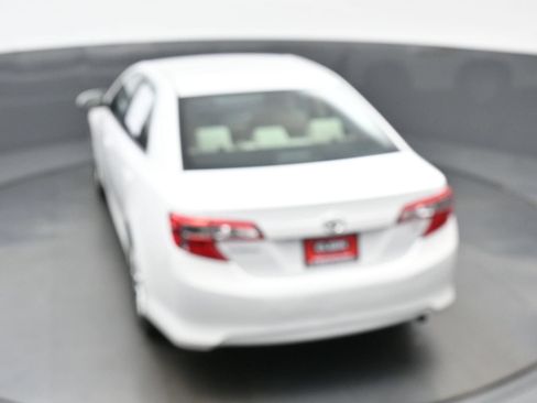 Used 2014 Toyota Camry LE FWD image 36