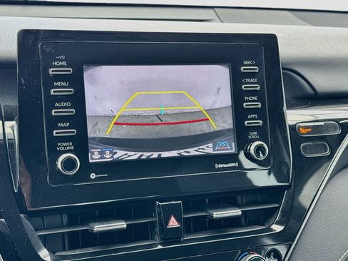 Used 2022 Toyota Camry SE FWD image 10