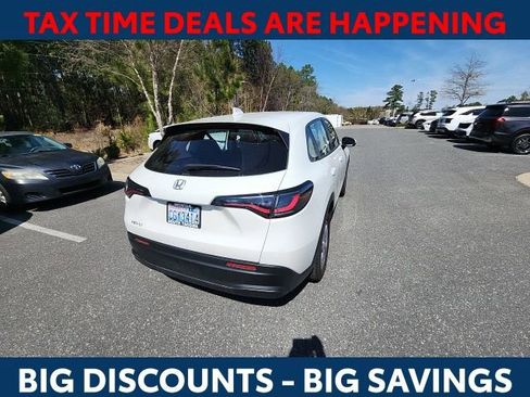 Used 2023 Honda HR-V LX image 12