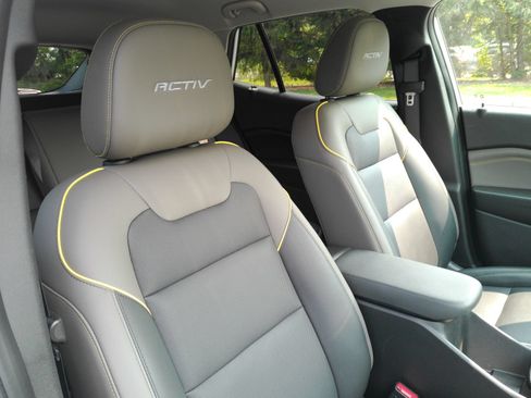 Certified 2025 Chevrolet Trax ACTIV w/ Driver Confidence Package FWD image 17
