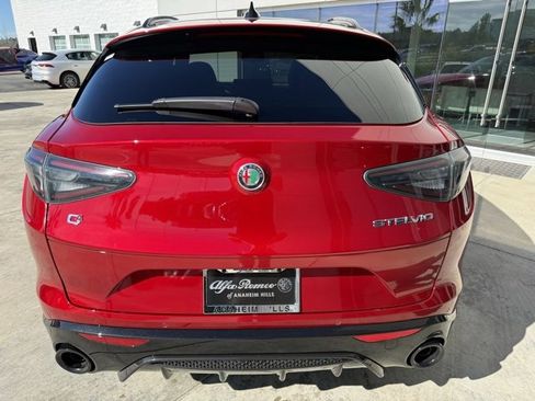 New 2025 Alfa Romeo Stelvio Sprint image 8