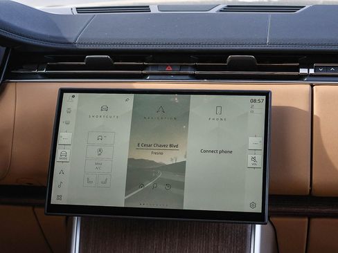 New 2026 Land Rover Range Rover SE image 25