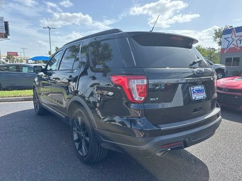 Used 2018 Ford Explorer XLT w/ Equipment Group 202A FWD image 3