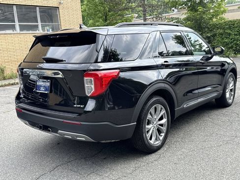 Used 2023 Ford Explorer XLT w/ Equipment Group 202A AWD/4WD image 4