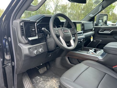New 2026 GMC Sierra 2500 SLT w/ SLT Premium Package AWD/4WD image 17