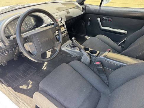 Used 1993 MAZDA MX-5 Miata RWD image 13