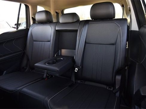 Certified 2022 Volkswagen Tiguan SE w/ Panoramic Sunroof Package image 22